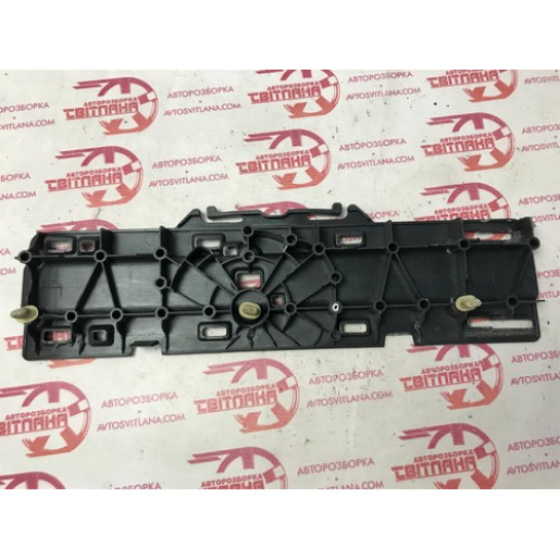 Кронштейн накладки порога передний правый Renault Trafic III 2014-2021 769F40393R